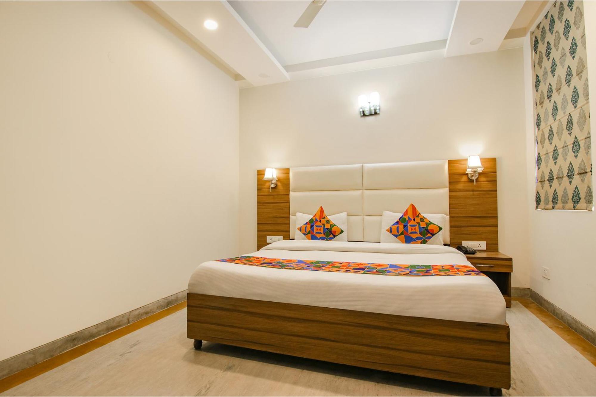 Hotel Leaf 9, Cyber City Near Ambience Mall Gurgaon Exterior photo